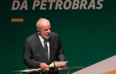Lula calls oil near the Amazon River a passport to Brazil's future after Petrobras strikes new find